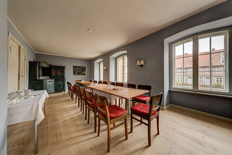 A dining room with a clear focal point